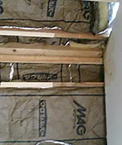 外壁から内壁まで腐っていた為外壁、内壁全て撤去