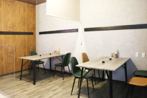 【after】椅子スタイルの居酒屋もオシャレ