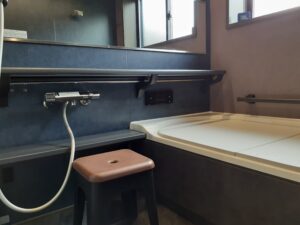 【after】落ち着いた色合いでかっこよくまとまった浴室