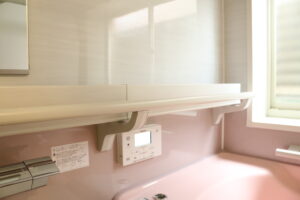 【after】便利なサポートバー＆シェルフ付きです。