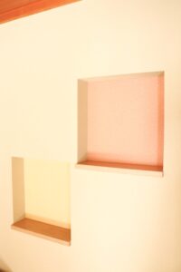 【after】玄関にポイントでニッチを設けました。小物やお花を飾れて暮らしが彩りますね。