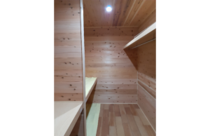 【after】布団や季節物の飾りもたっぷり収納できます