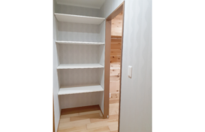 【after】収納するものに合わせて棚の高さが変えられる可動棚