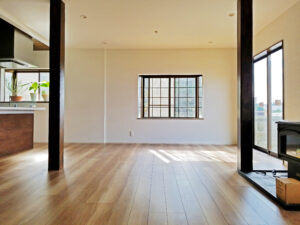 【after】広い洋室になり、出窓もマッチしています。